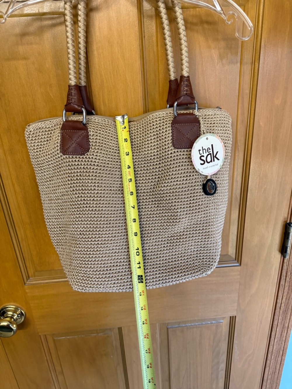 Effortless Style Meets Everyday Functionality: The Sak Crochet Hobo Bag - Picture 8 of 8